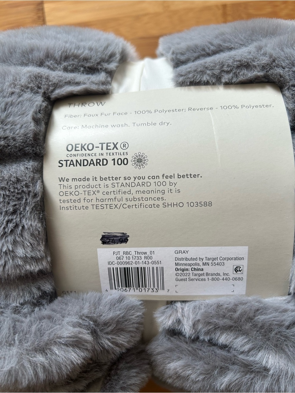 NWT Target Project 62 Ribbed Faux Fur Throw Blanket Gray 50x60 OEKO-TEX - Picture 3 of 4